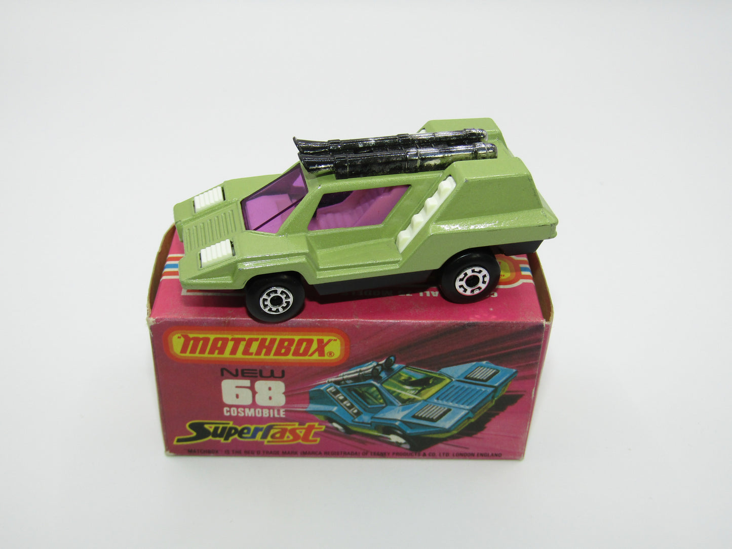 Matchbox Superfast 68B Cosmobile Avacado WHITE Interior