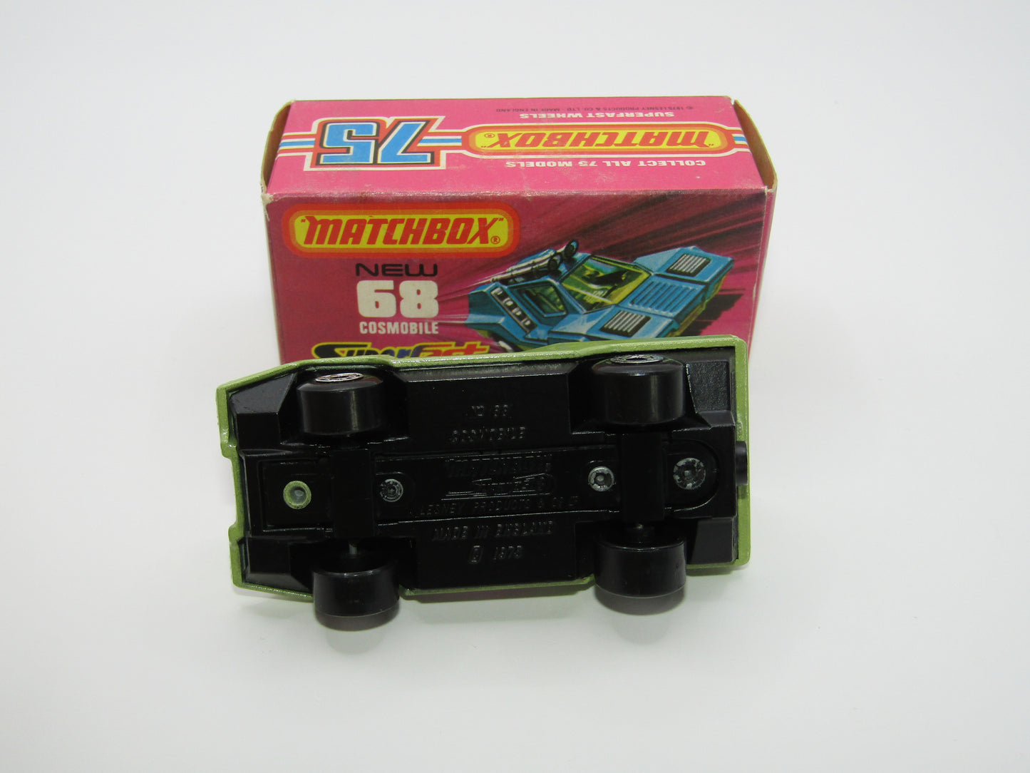 Matchbox Superfast 68B Cosmobile Avacado WHITE Interior