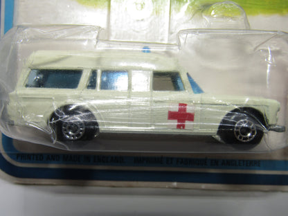 Matchbox Superfast Twin Pack TP-10 Mercedes Dot Dash Wheels &  Fire Chief Car