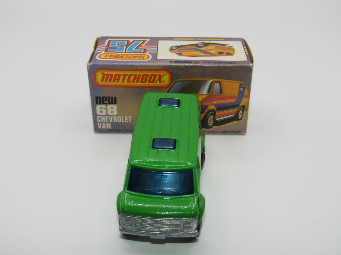 Matchbox Superfast 68C Chevy Van Green Yellow Tampo