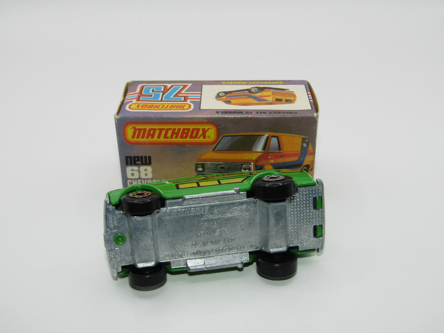 Matchbox Superfast 68C Chevy Van Green Yellow Tampo