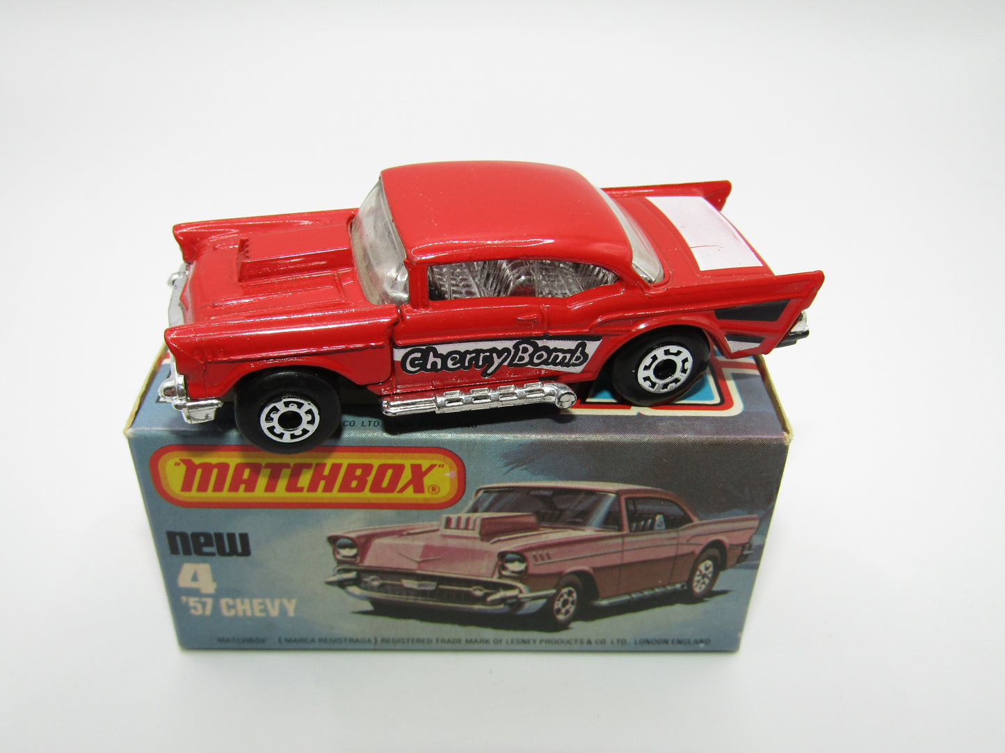 Matchbox Superfast 4D '57 Chevy Red - NO BONNET Tampo BLACK Base