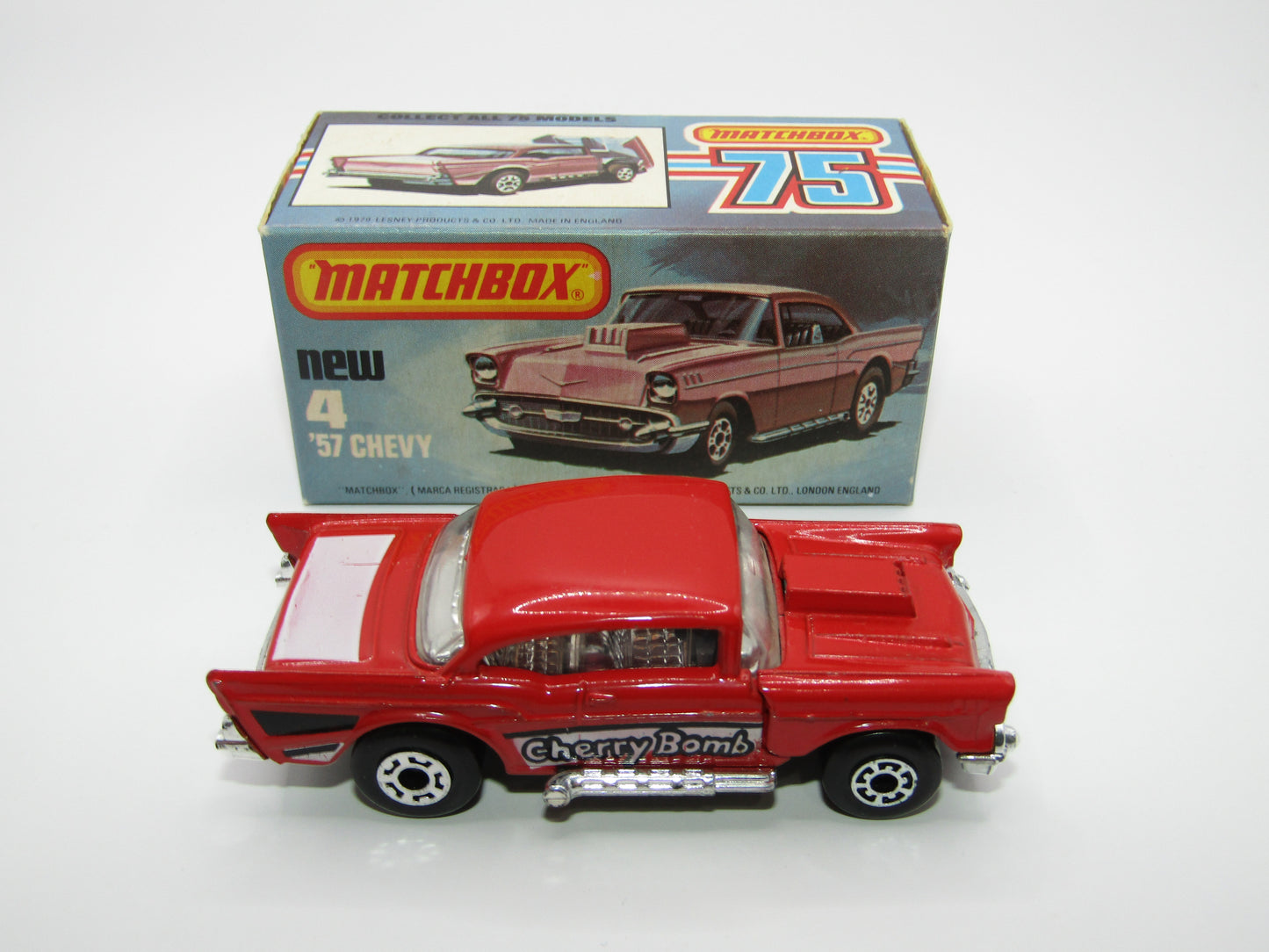 Matchbox Superfast 4D '57 Chevy Red - NO BONNET Tampo BLACK Base