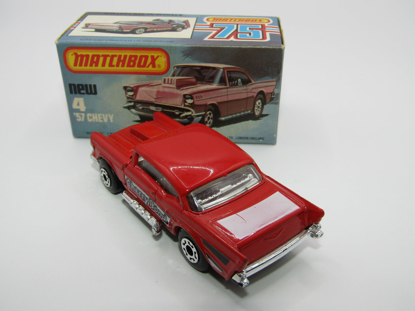 Matchbox Superfast 4D '57 Chevy Red - NO BONNET Tampo BLACK Base