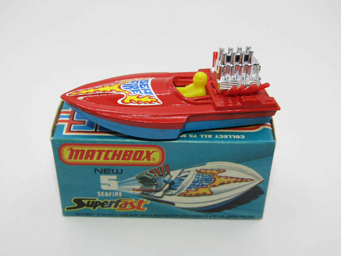 Matchbox Superfast 5B Seafire Boat, Red, Lemon Driver, BLUE Base