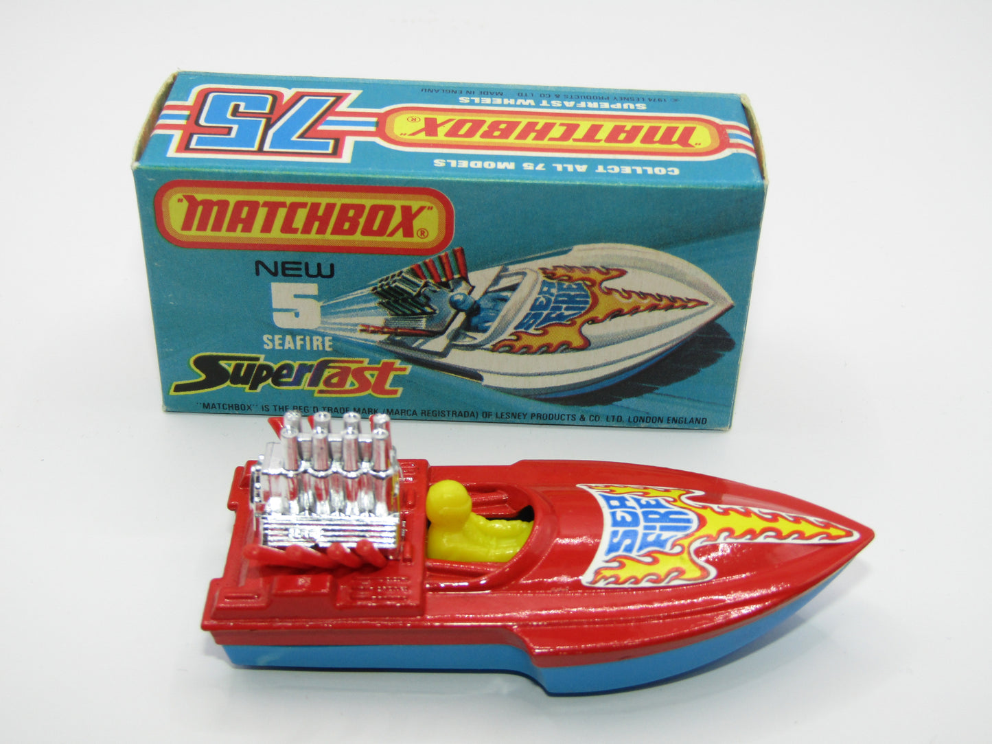 Matchbox Superfast 5B Seafire Boat, Red, Lemon Driver, BLUE Base