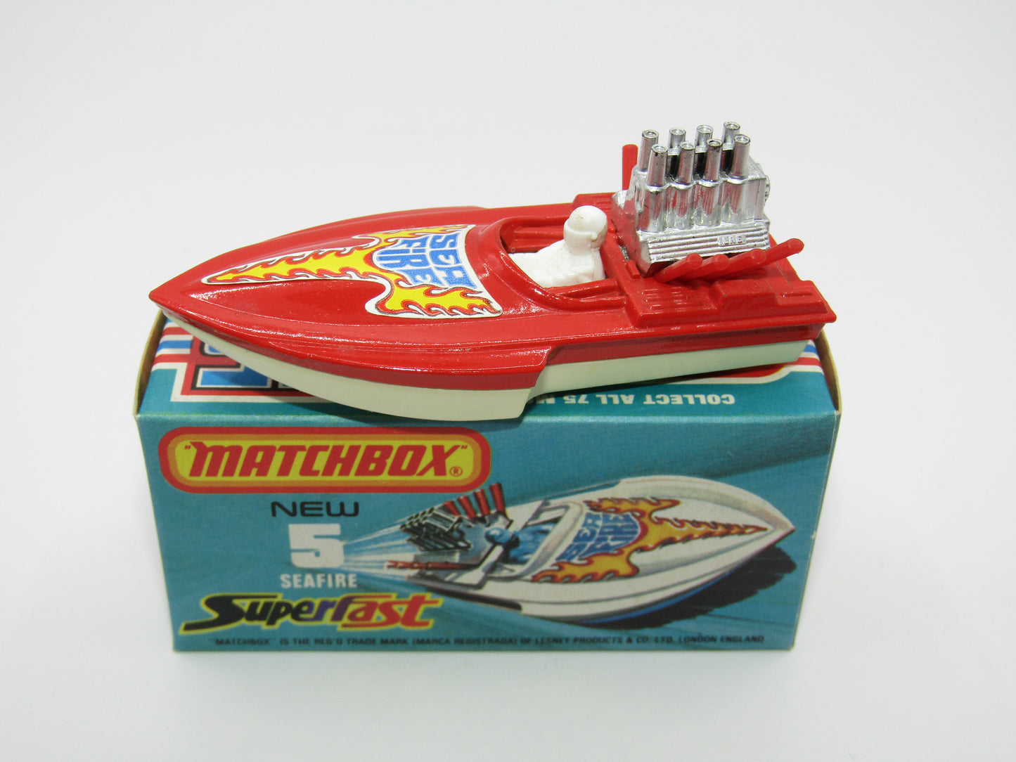 Matchbox Superfast 5B Seafire Boat, Red, WHITE Driver, White Base