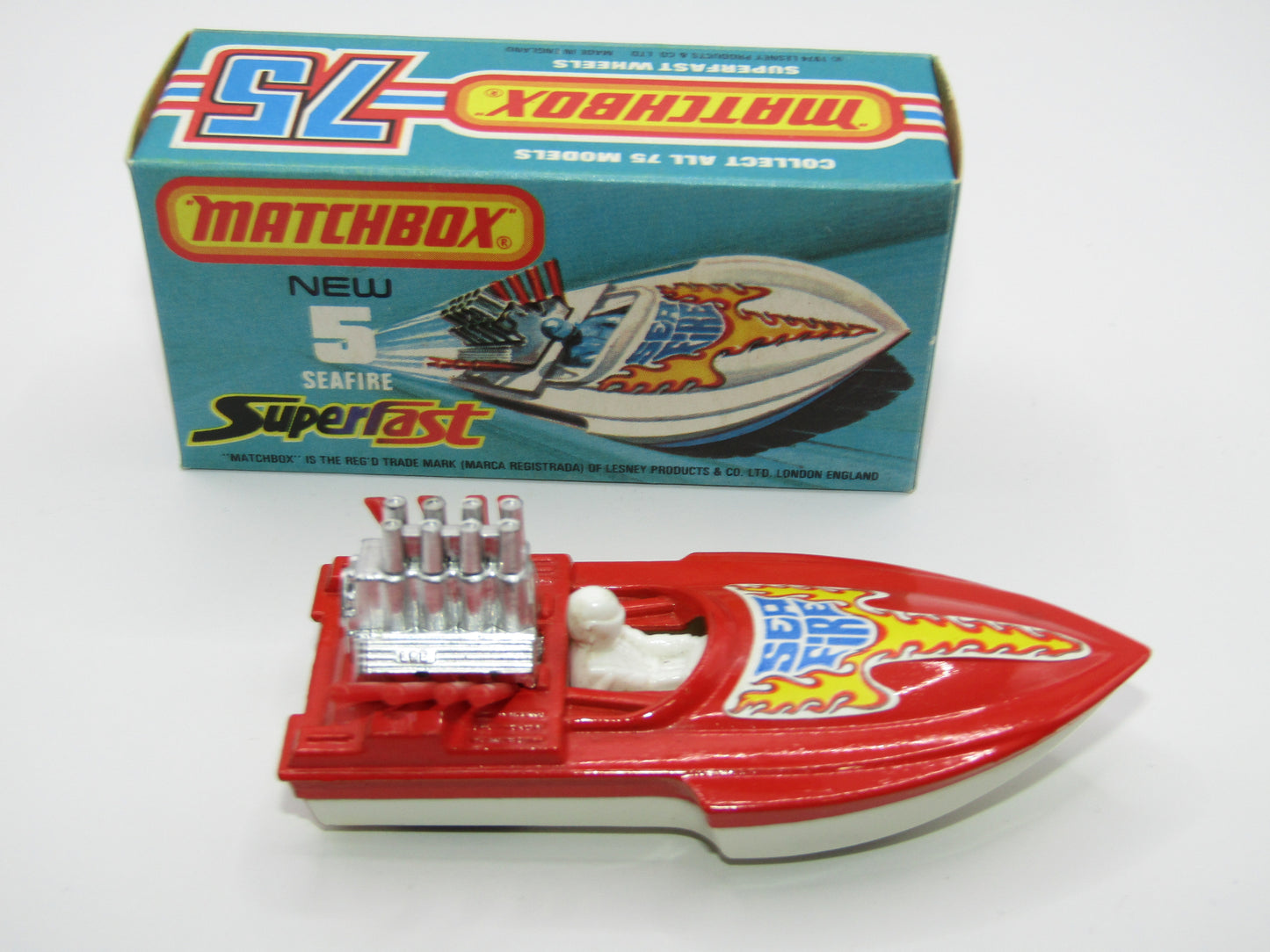 Matchbox Superfast 5B Seafire Boat, Red, WHITE Driver, White Base