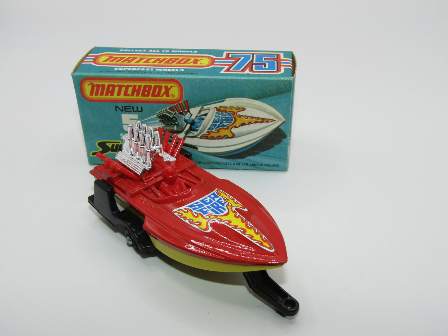 Matchbox Superfast 5B Seafire Boat, Red, RED Driver, YELLOW Base