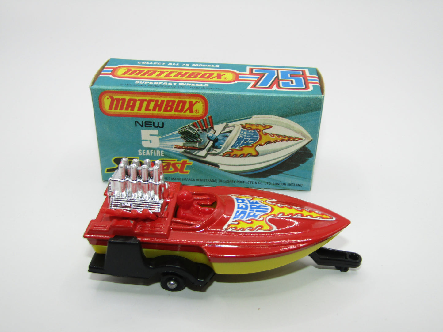 Matchbox Superfast 5B Seafire Boat, Red, RED Driver, YELLOW Base
