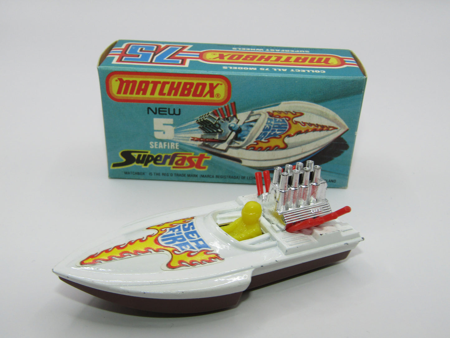 Matchbox Superfast 5B Seafire Boat, White, LEMON Driver, BROWN Base