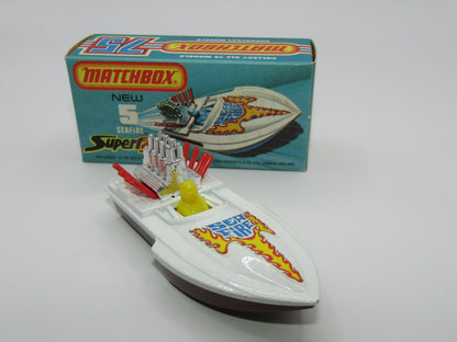 Matchbox Superfast 5B Seafire Boat, White, LEMON Driver, BROWN Base