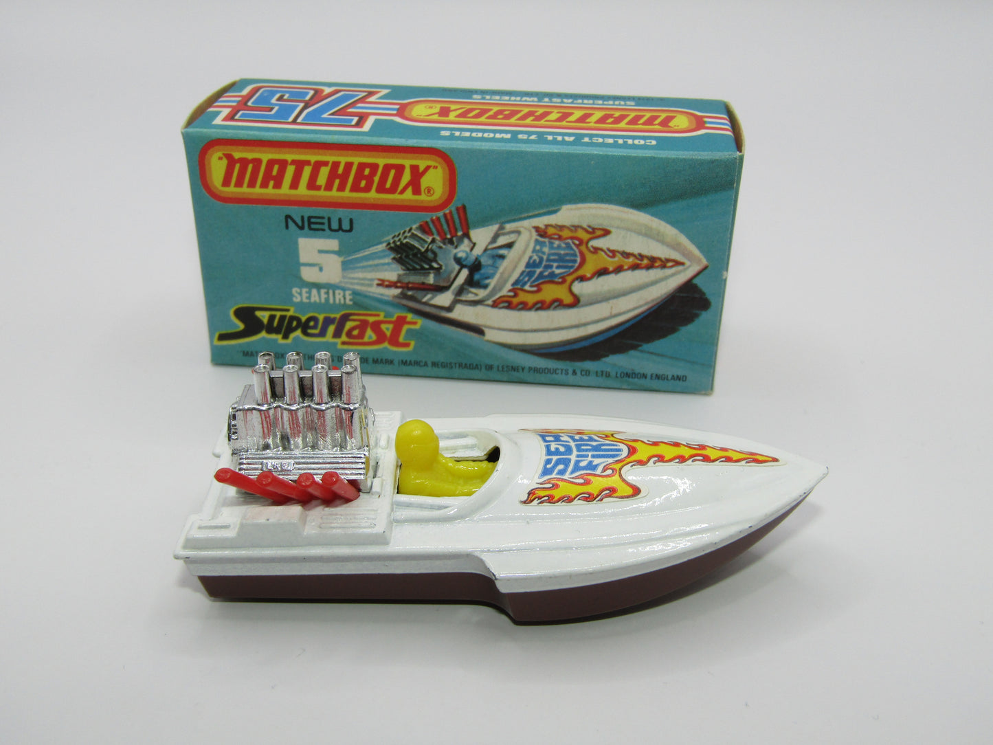 Matchbox Superfast 5B Seafire Boat, White, LEMON Driver, BROWN Base