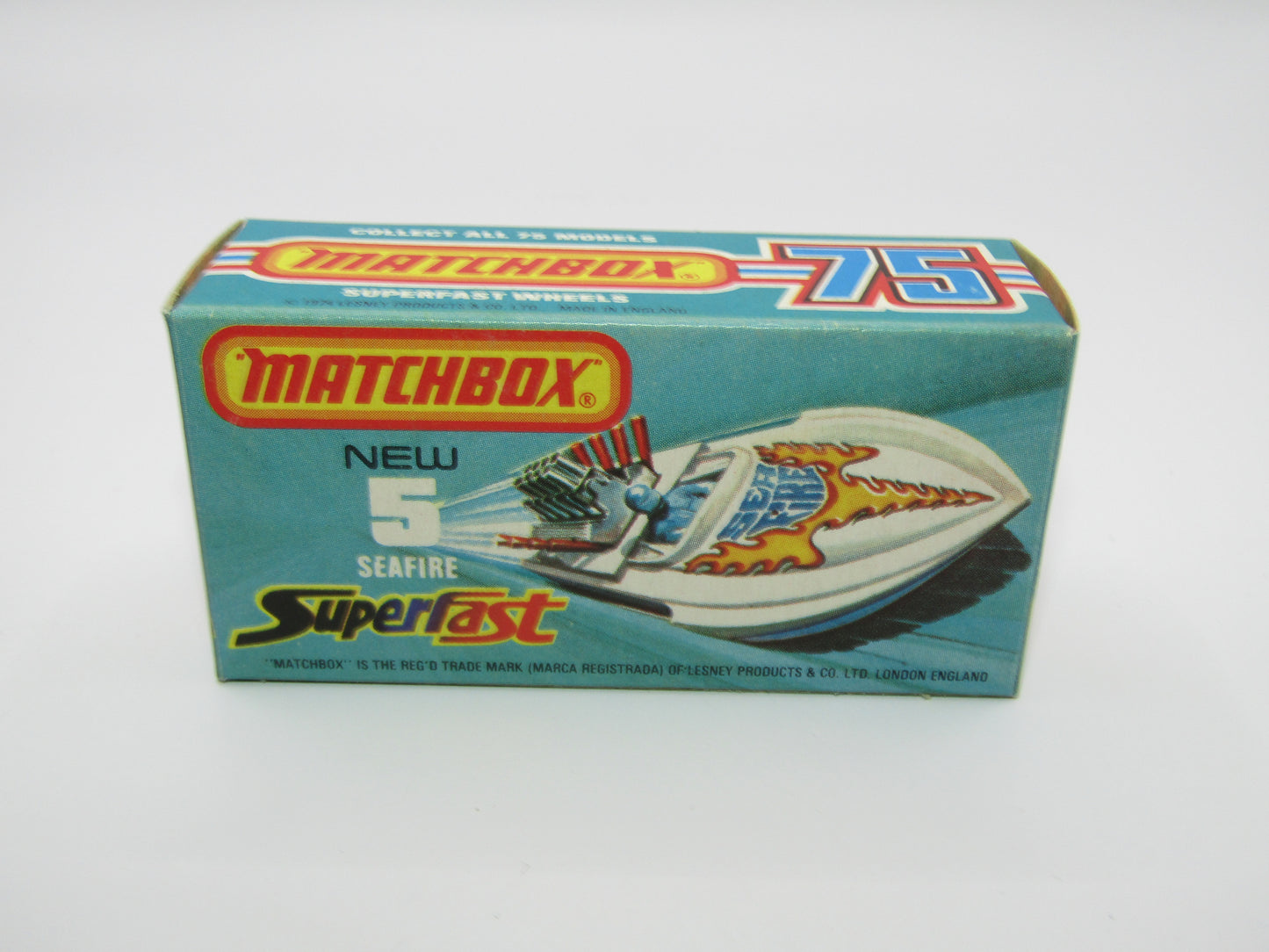 Matchbox Superfast 5B Seafire Boat, White, LEMON Driver, BROWN Base