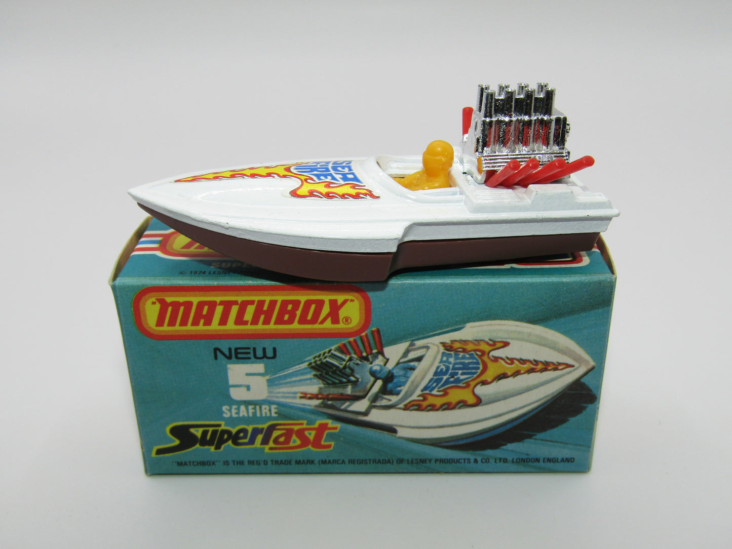 Matchbox Superfast 5B Seafire Boat, White, YELLOW Driver, BROWN Base