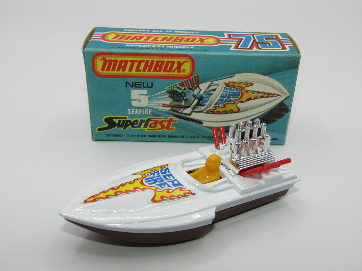 Matchbox Superfast 5B Seafire Boat, White, YELLOW Driver, BROWN Base