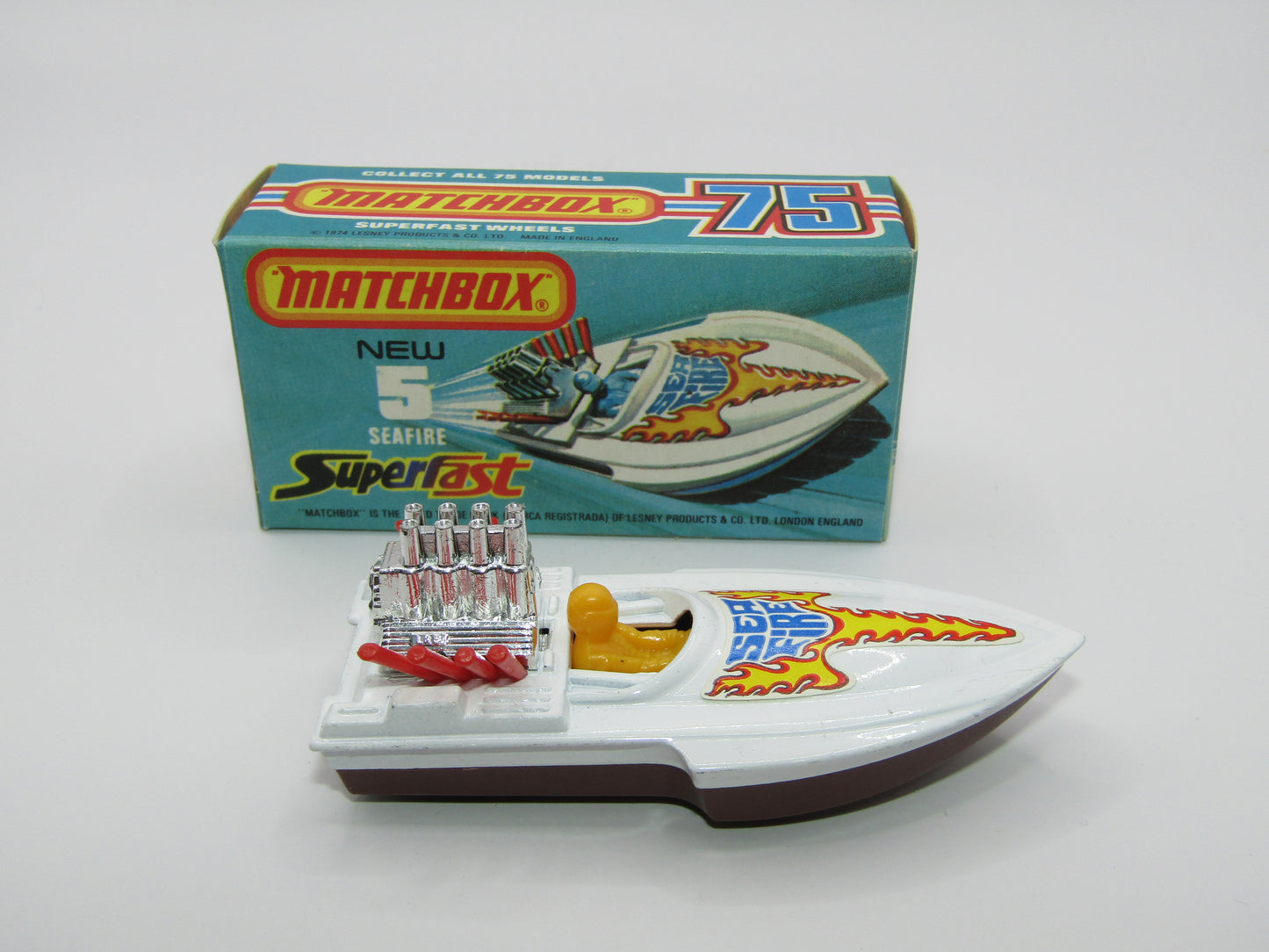 Matchbox Superfast 5B Seafire Boat, White, YELLOW Driver, BROWN Base