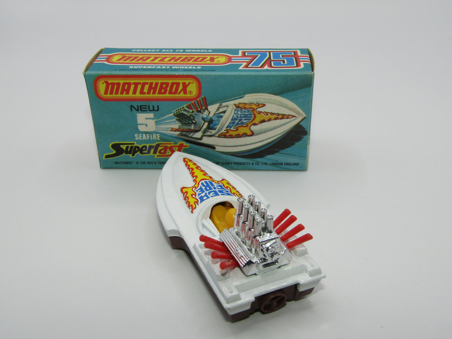 Matchbox Superfast 5B Seafire Boat, White, YELLOW Driver, BROWN Base