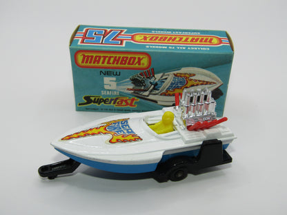 Matchbox Superfast 5B Seafire Boat, White, LEMON Driver, Blue Base, Red Engine Pipes