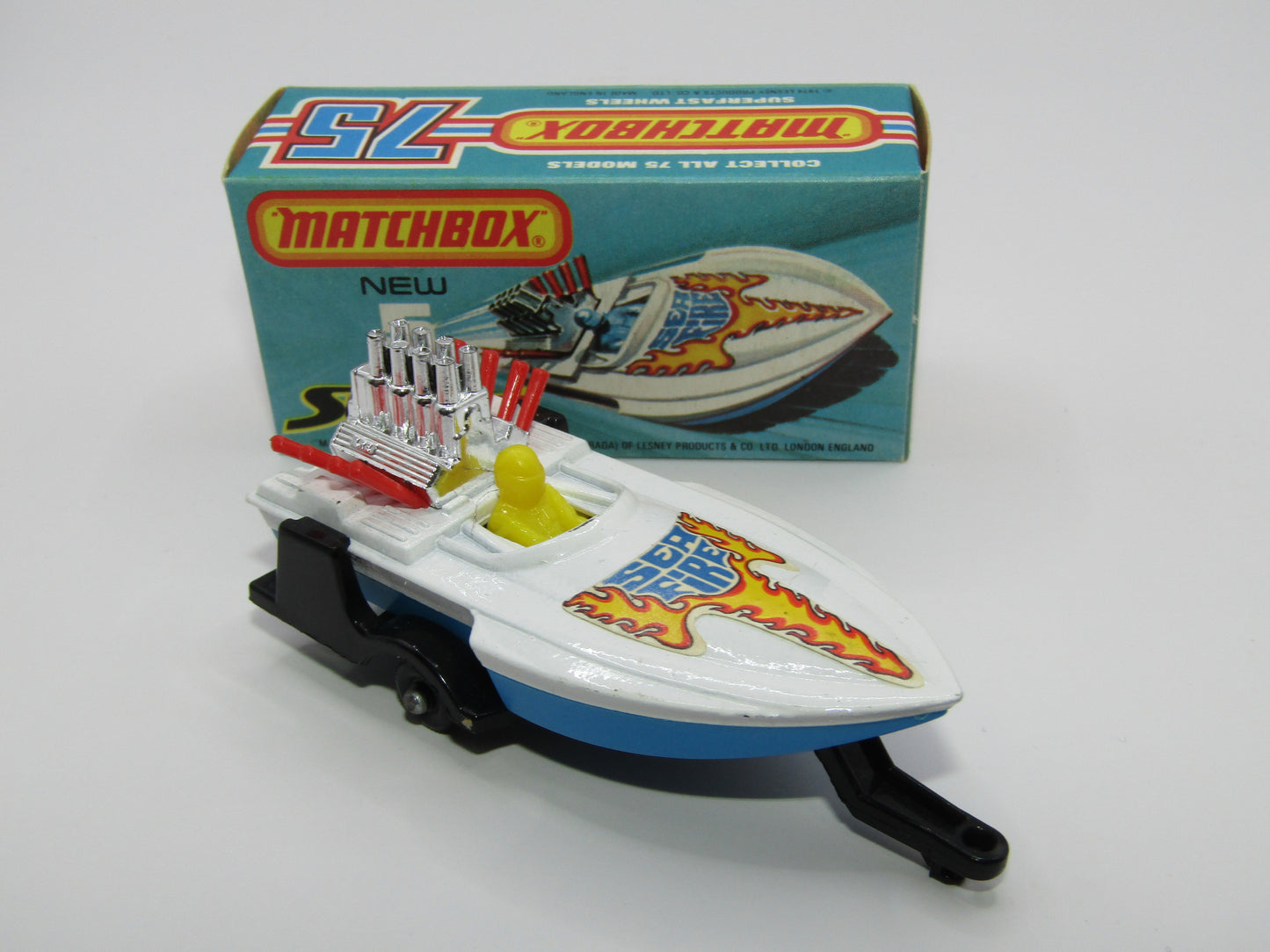 Matchbox Superfast 5B Seafire Boat, White, LEMON Driver, Blue Base, Red Engine Pipes