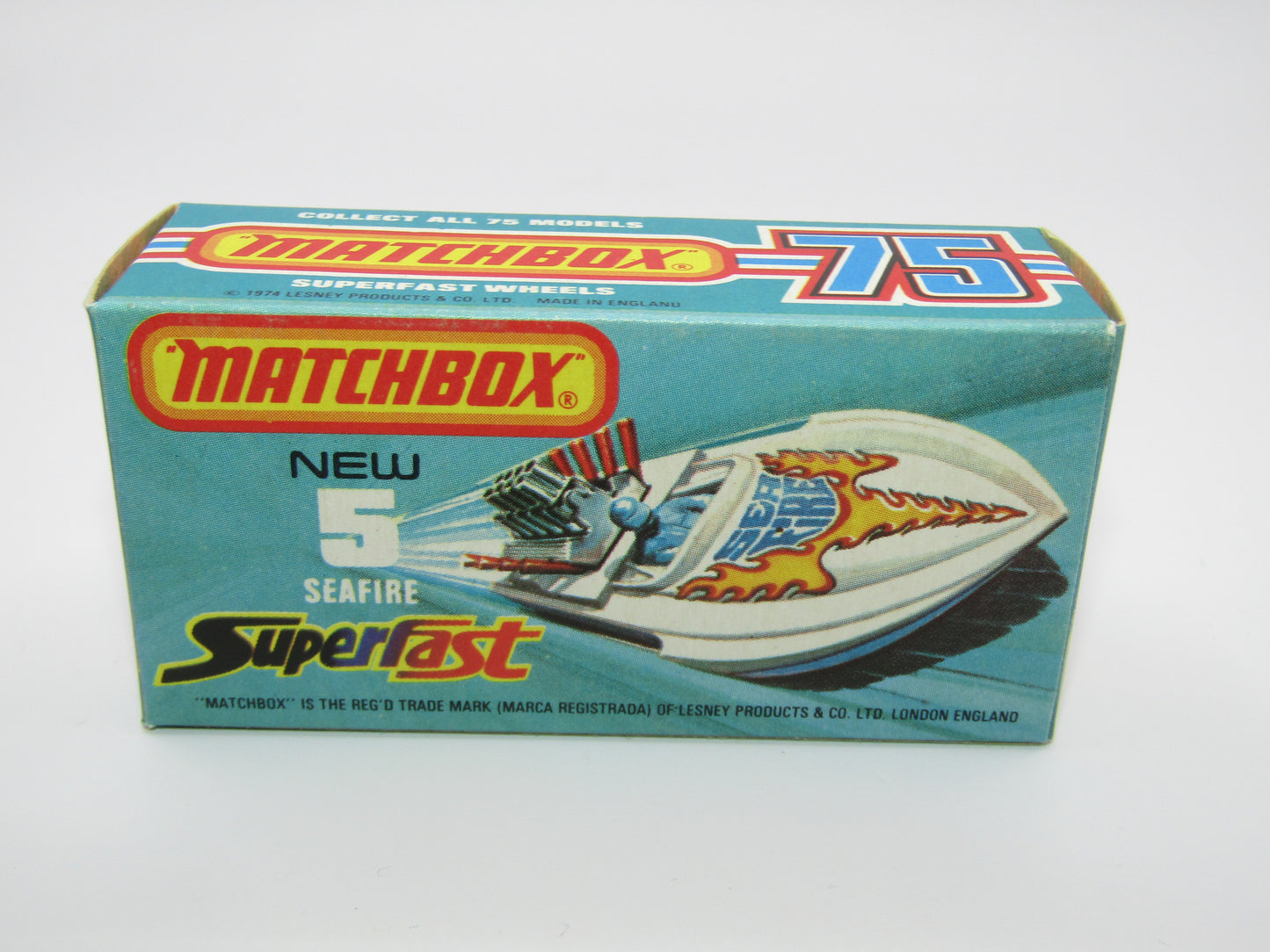 Matchbox Superfast 5B Seafire Boat, White, LEMON Driver, Blue Base, Red Engine Pipes