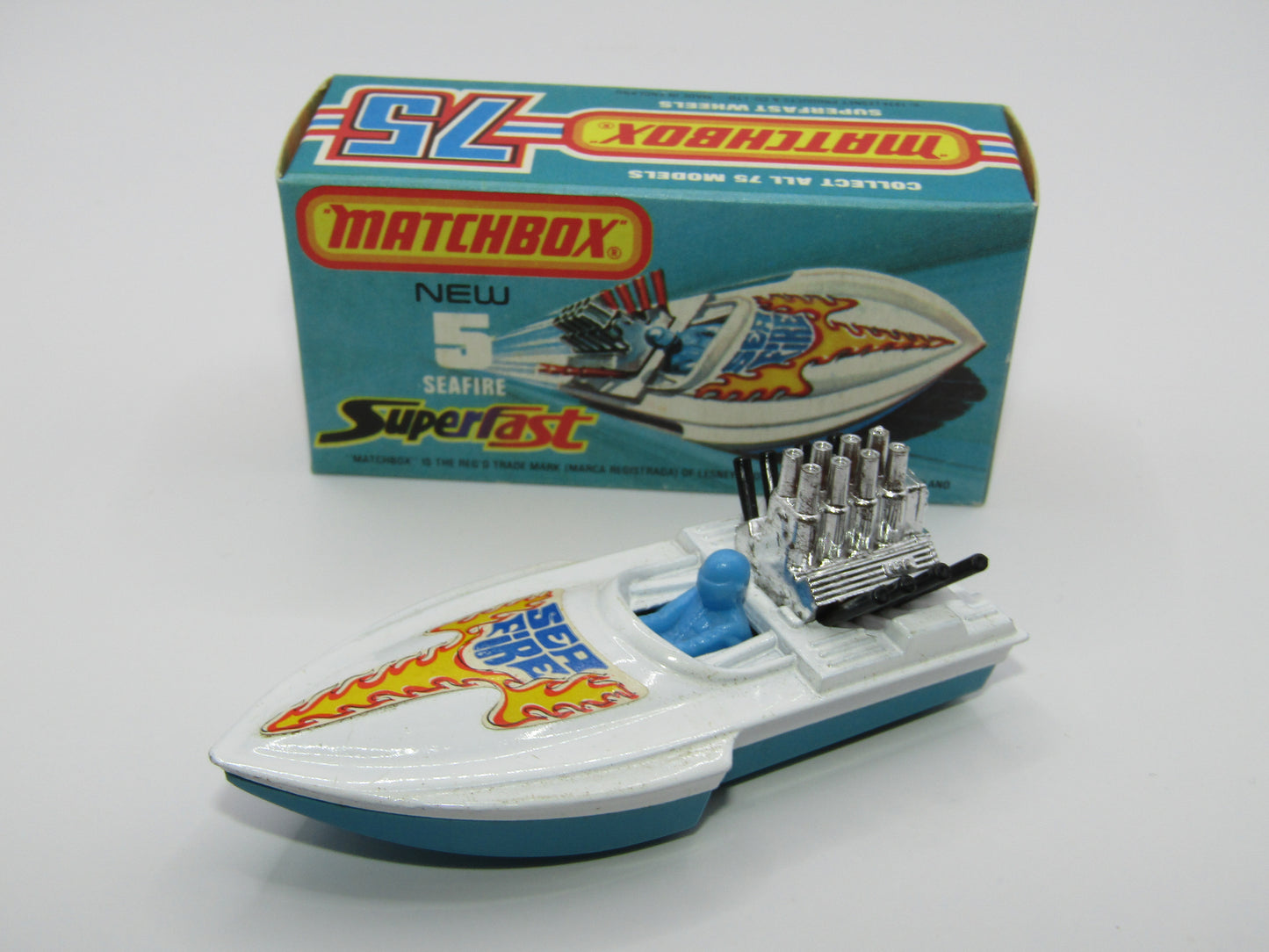 Matchbox Superfast 5B Seafire Boat, White, Blue Driver, TURQUOISE Base