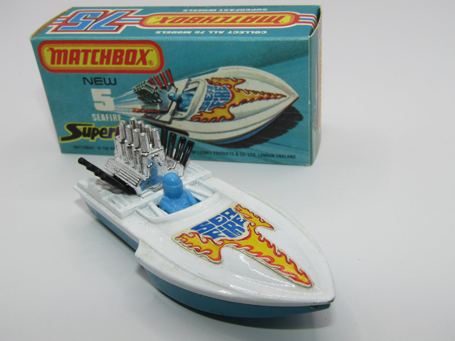 Matchbox Superfast 5B Seafire Boat, White, Blue Driver, TURQUOISE Base