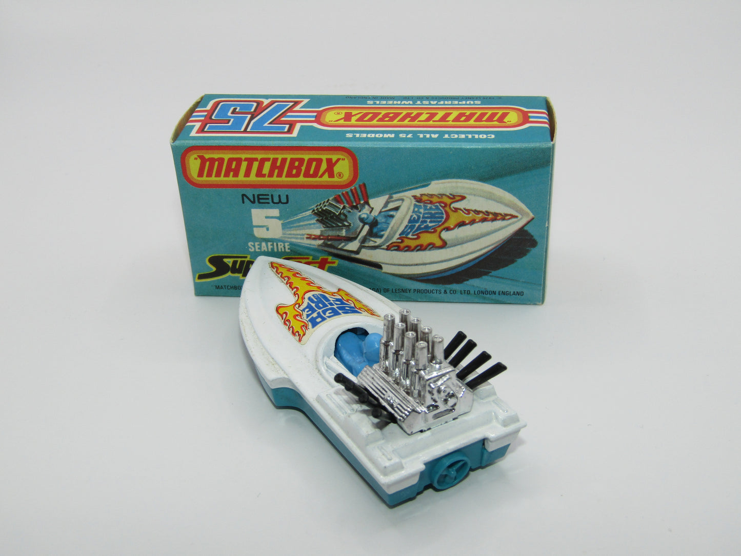 Matchbox Superfast 5B Seafire Boat, White, Blue Driver, TURQUOISE Base