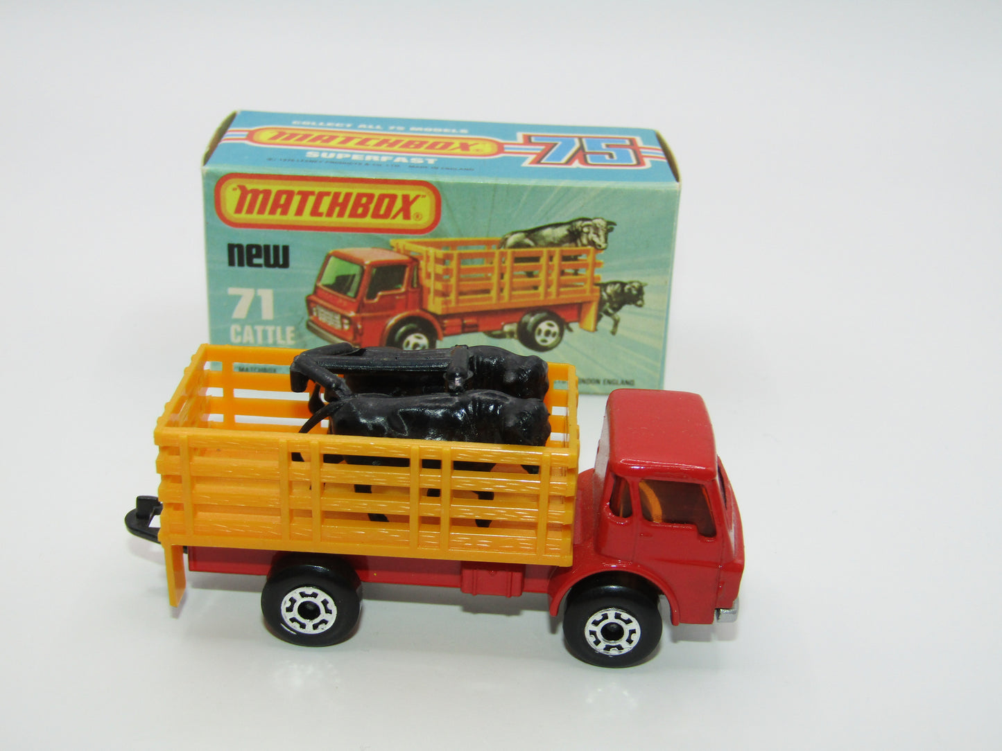 Matchbox Superfast 71C Cattle Truck FLAT RED AMBER Windows Tow Hook