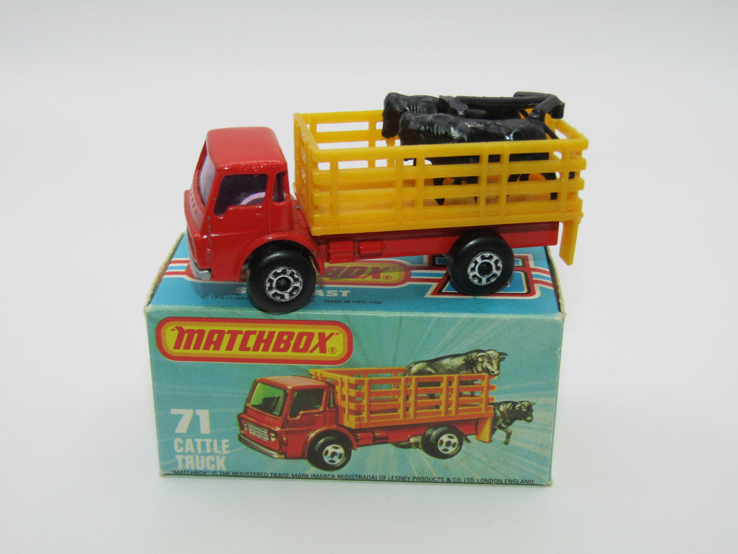 Matchbox Superfast 71C Cattle Truck FLAT RED, PURP Windows Lt Yellow Stakes