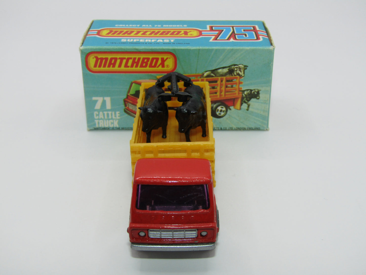 Matchbox Superfast 71C Cattle Truck FLAT RED, PURP Windows Lt Yellow Stakes