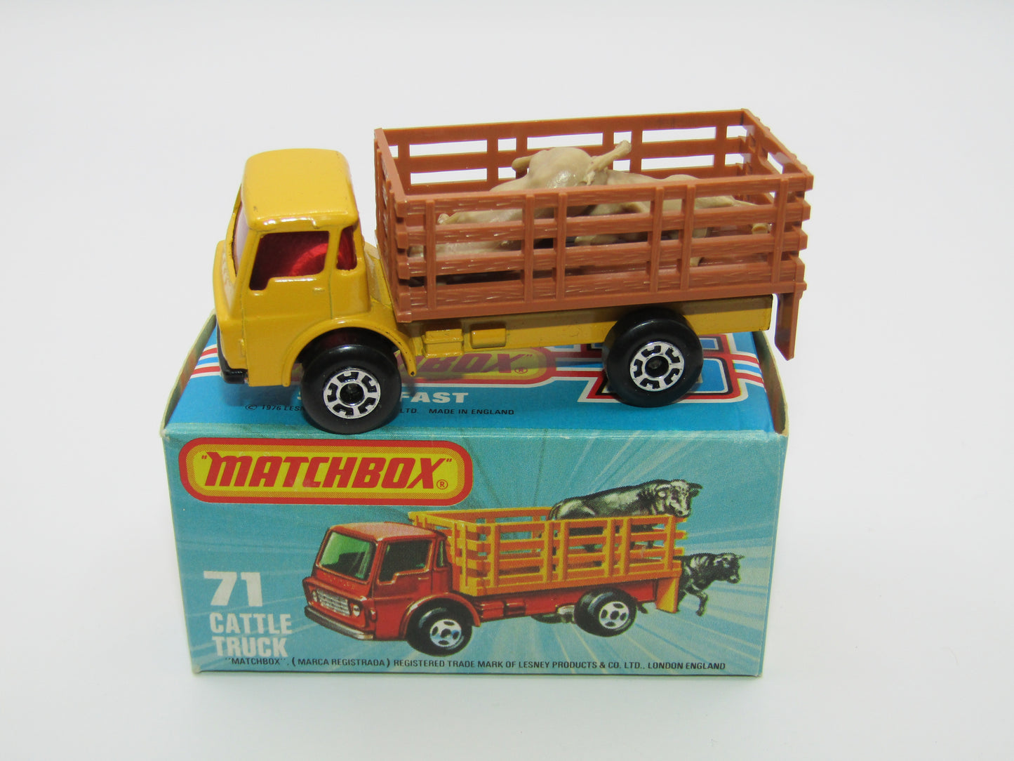 Matchbox Superfast 71C Cattle Truck LIGHT BROWN Stakes Red Windows