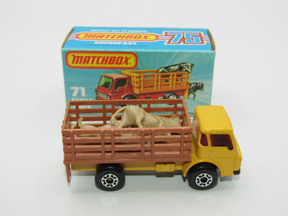 Matchbox Superfast 71C Cattle Truck LIGHT BROWN Stakes Red Windows
