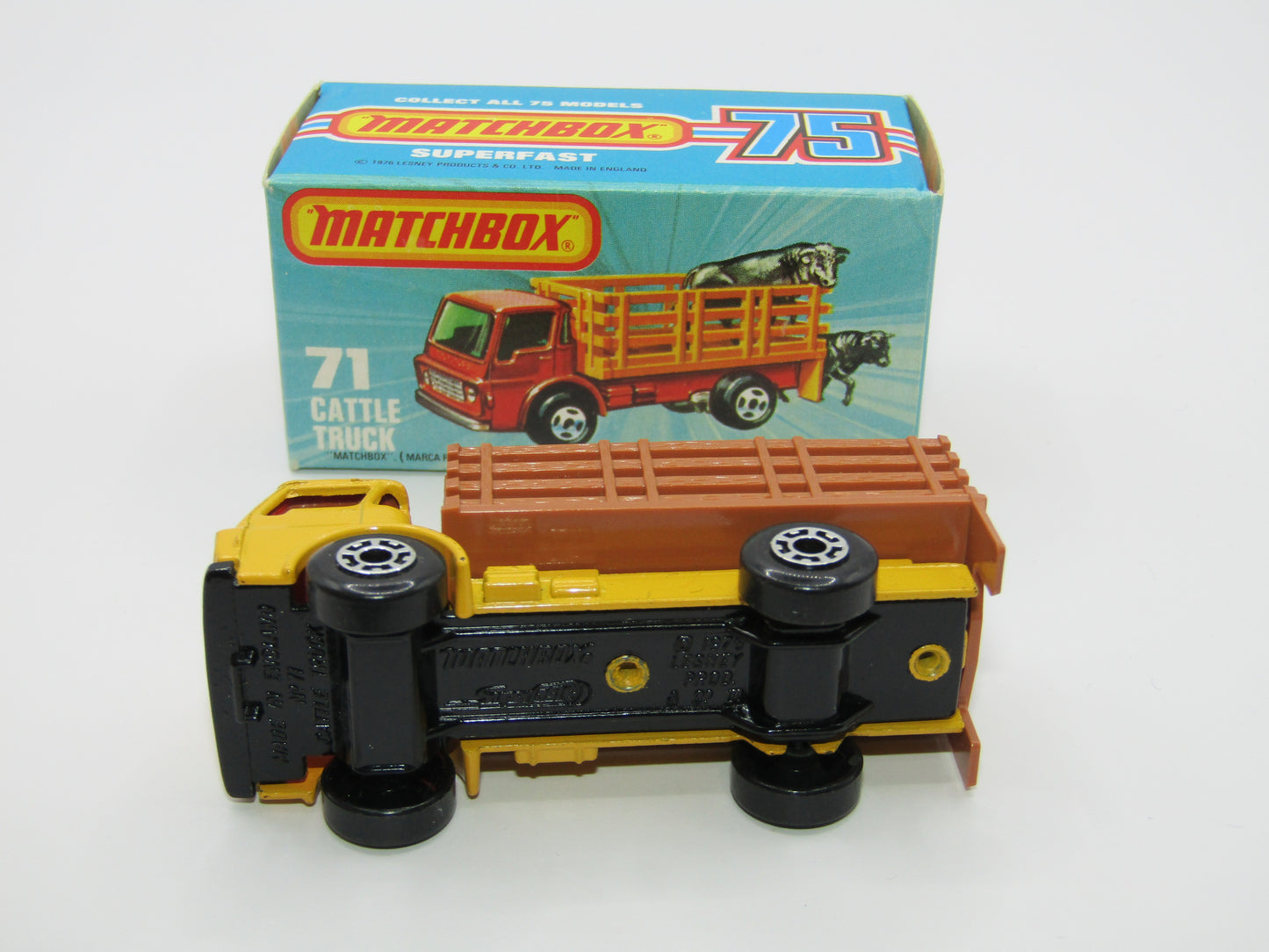 Matchbox Superfast 71C Cattle Truck LIGHT BROWN Stakes Red Windows