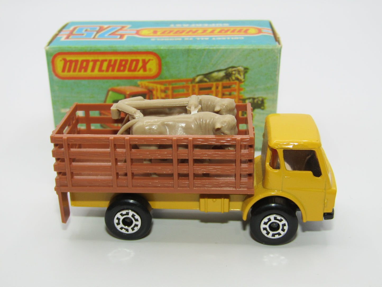 Matchbox Superfast 71C Cattle Truck LIGHT BROWN Stakes AMBER Windows
