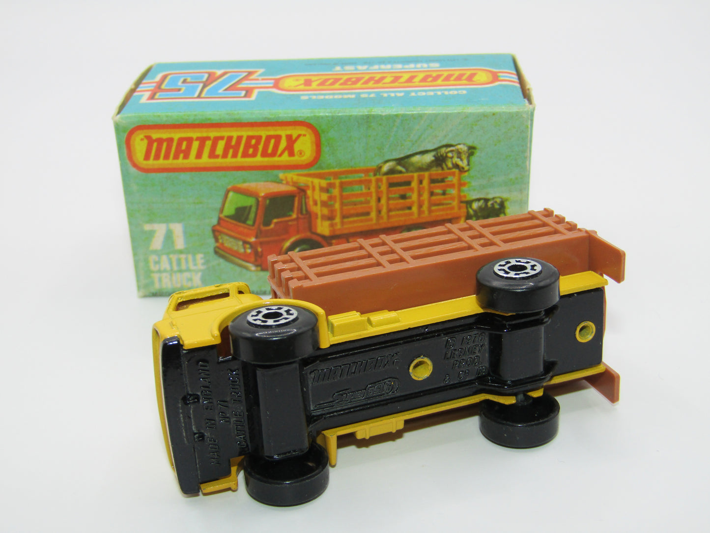 Matchbox Superfast 71C Cattle Truck LIGHT BROWN Stakes AMBER Windows