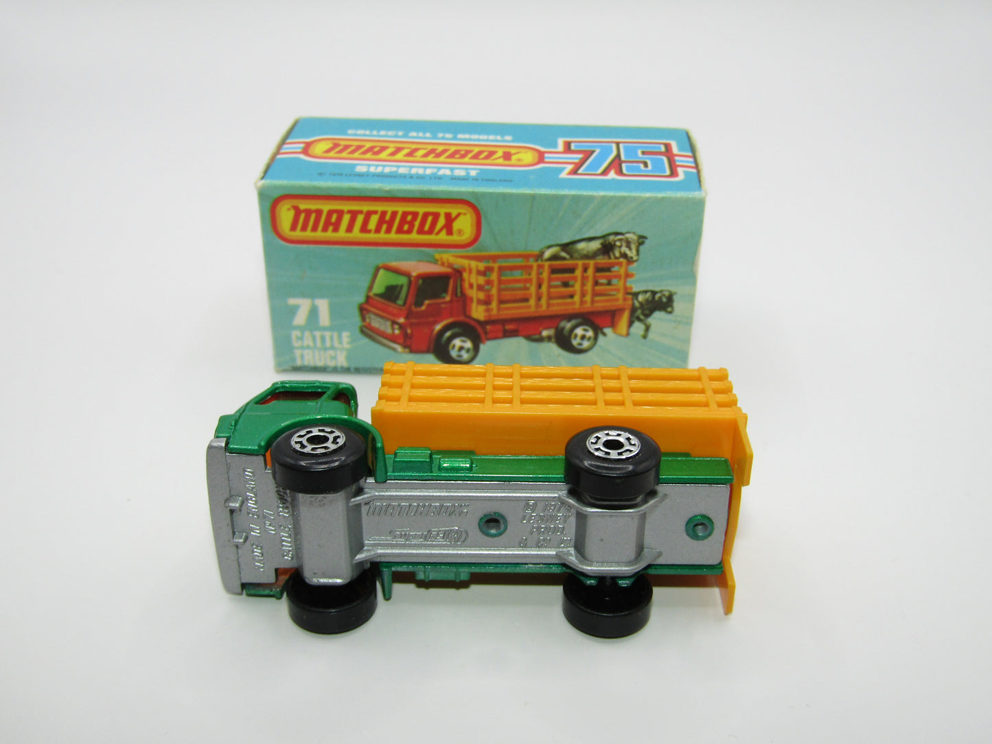 Matchbox Superfast 71C Cattle Truck Met Green AMBER Windows Orange Stakes