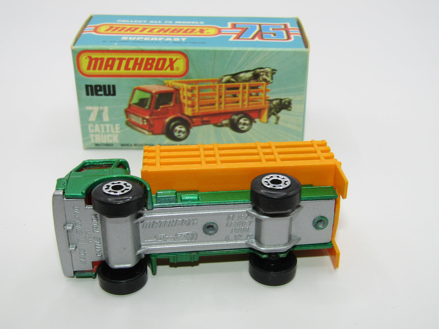 Matchbox Superfast 71C Cattle Truck Met Green Red Windows Orange Stakes