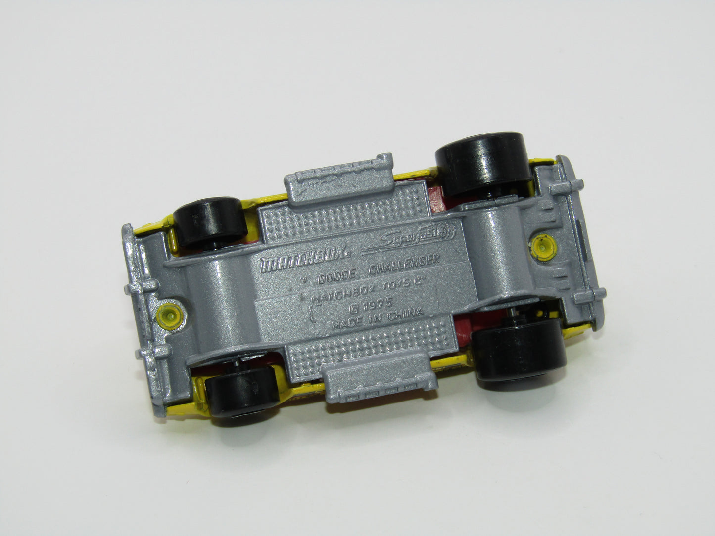 Matchbox Superfast MB1 Dodge Challenger Dot Dash Wheels China Base