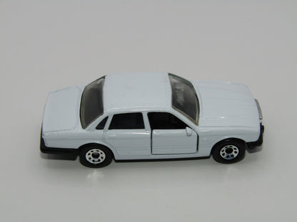 Matchbox Superfast MB1 Jaguar XJ6 PLAIN WHITE Macau Base