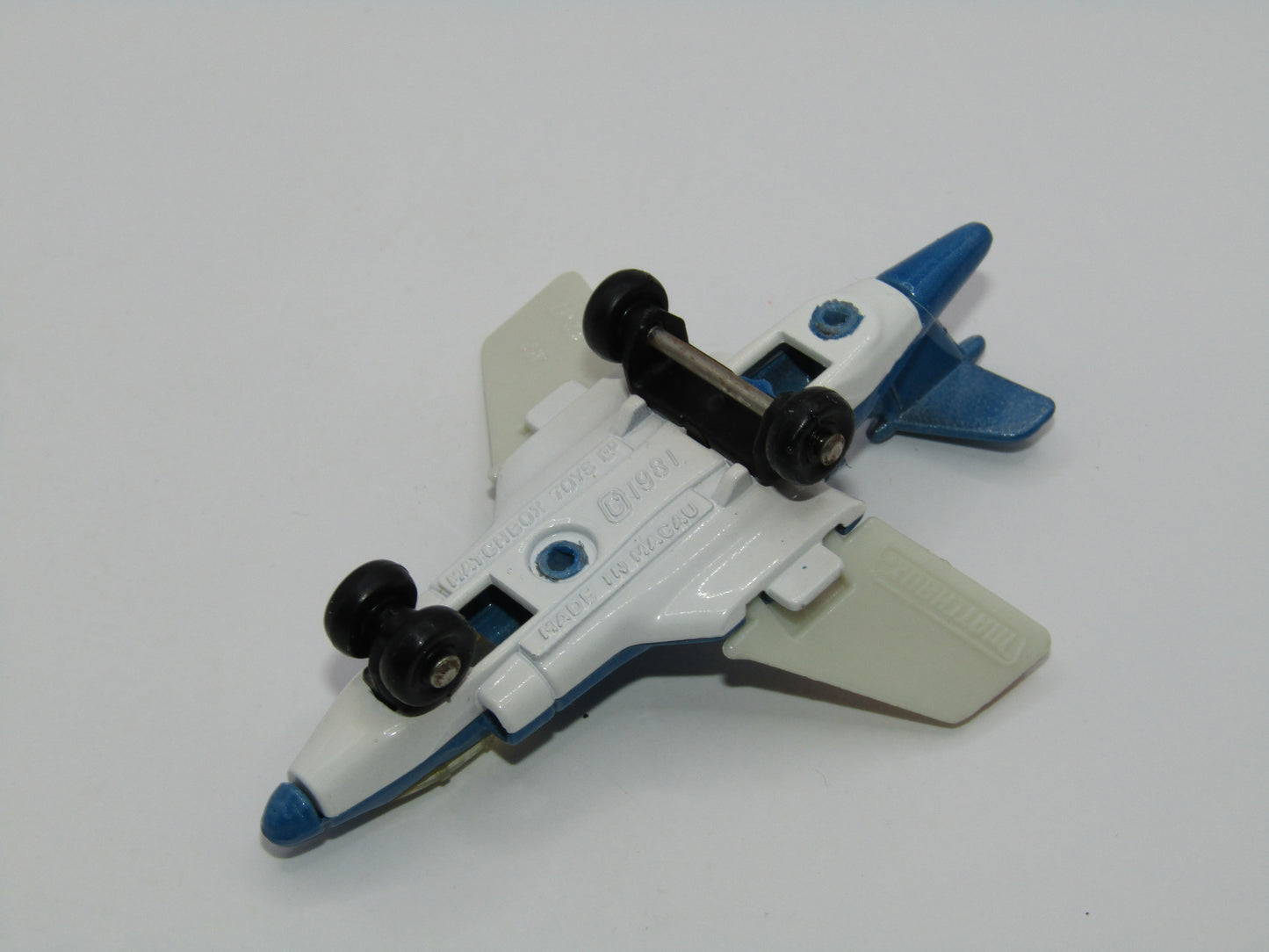 Matchbox Superfast MB2 BMW S2 Jet Pearly Blue Macau Base