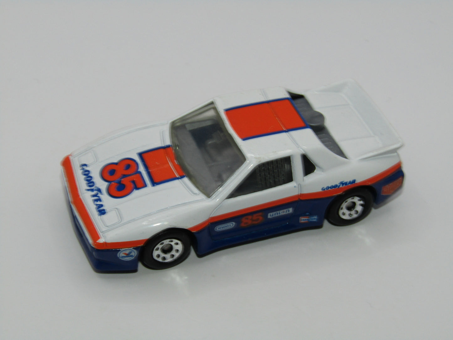 Matchbox Superfast MB2 Pontiac Fiero 85 Tampo Macau Base