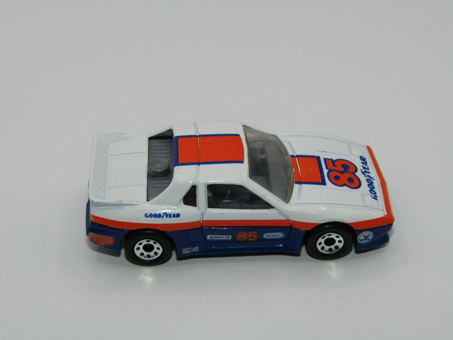 Matchbox Superfast MB2 Pontiac Fiero 85 Tampo Macau Base