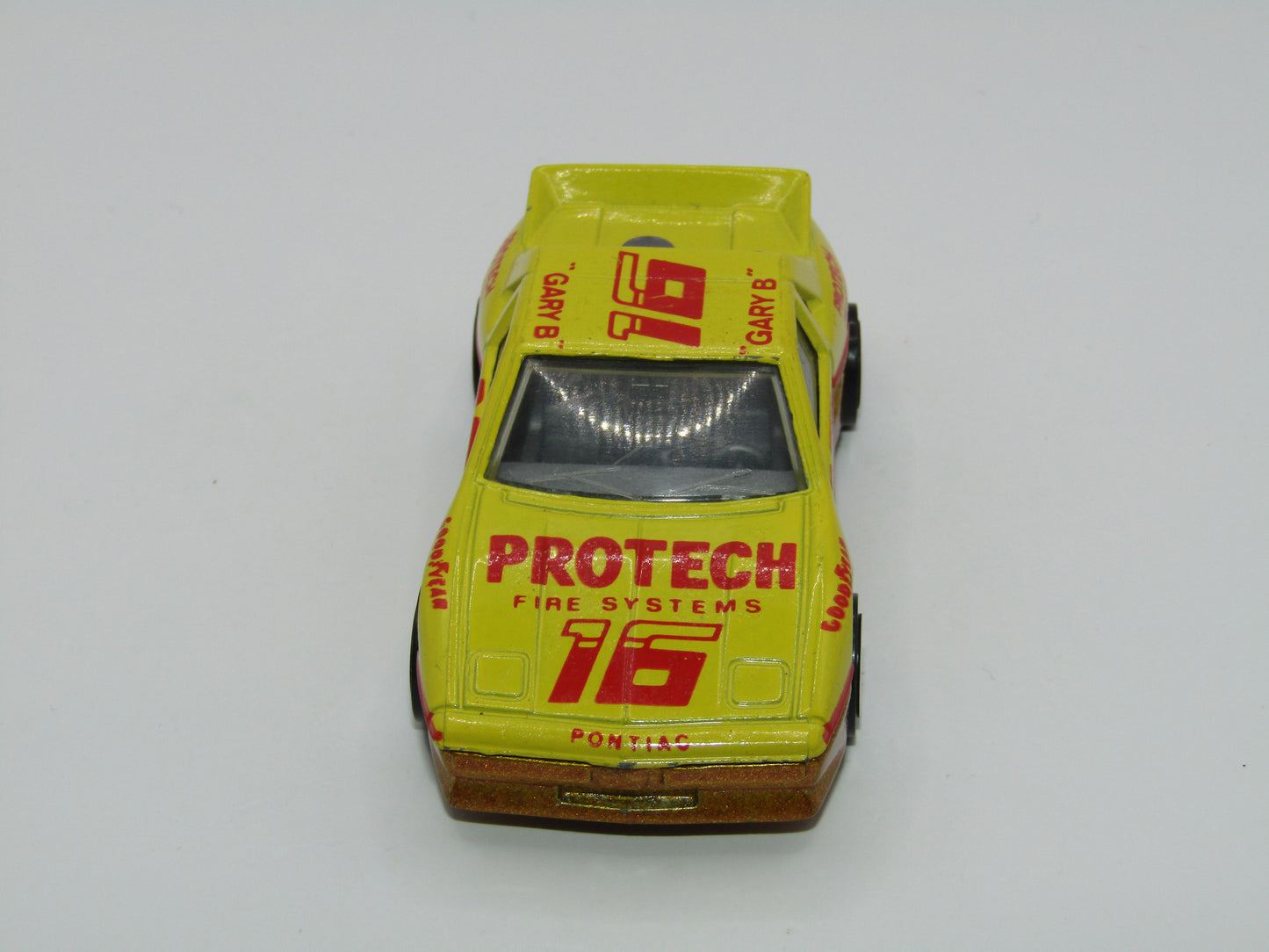 Matchbox Superfast MB2 Pontiac Fiero Laser Wheels Macau Base