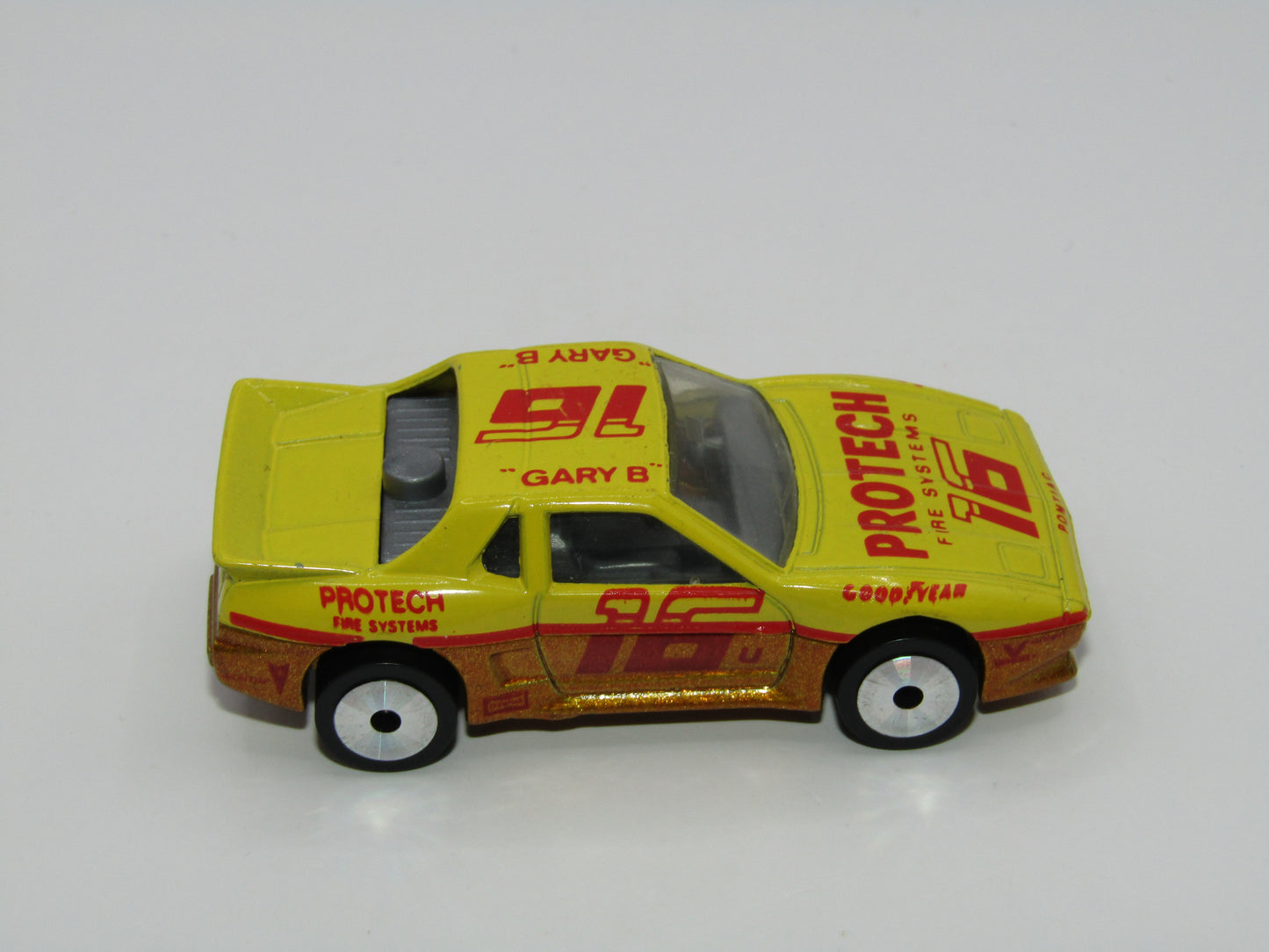 Matchbox Superfast MB2 Pontiac Fiero Laser Wheels Macau Base