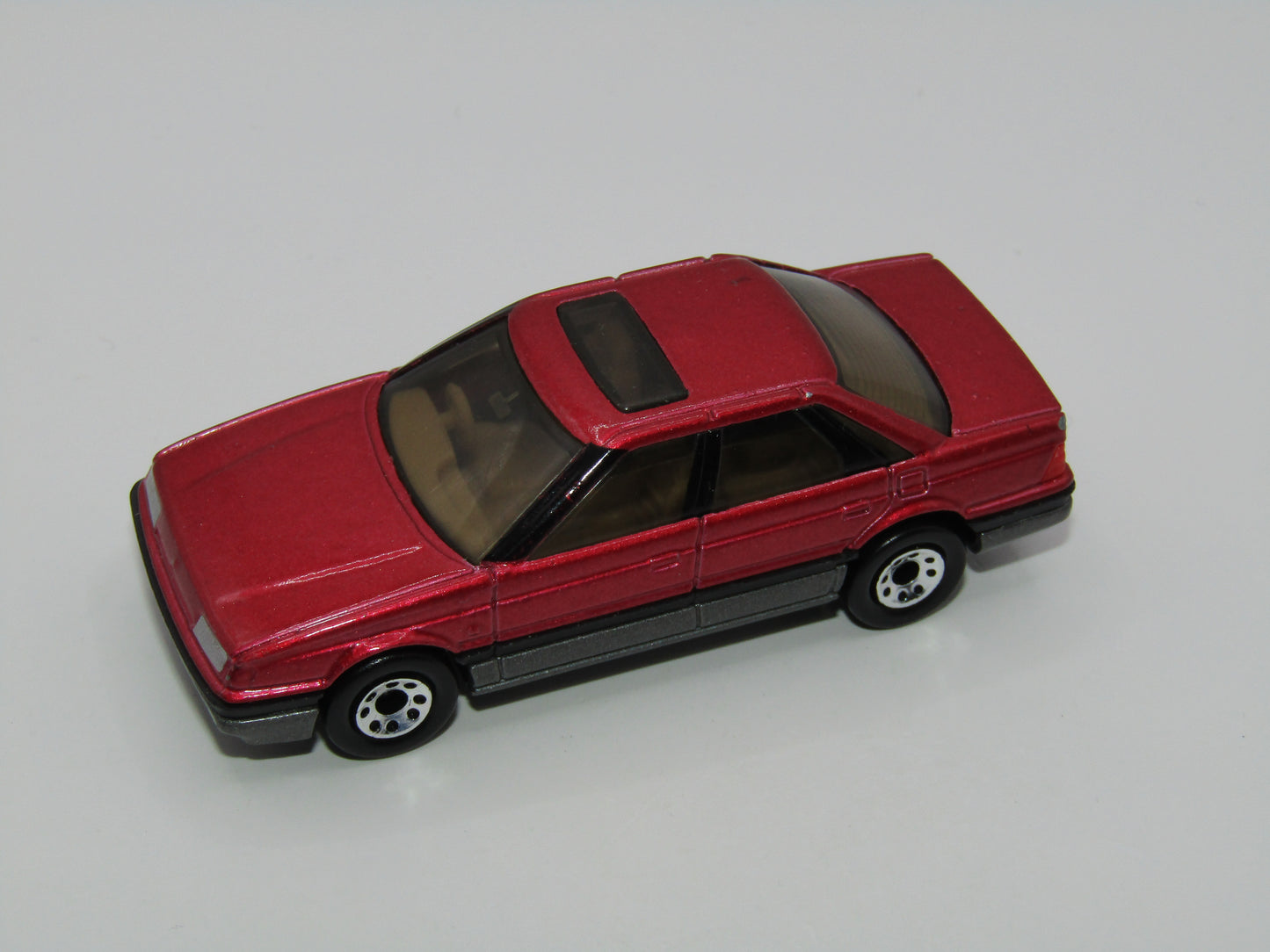 Matchbox Superfast MB2 Rover Sterling Metallic Red Macau Base