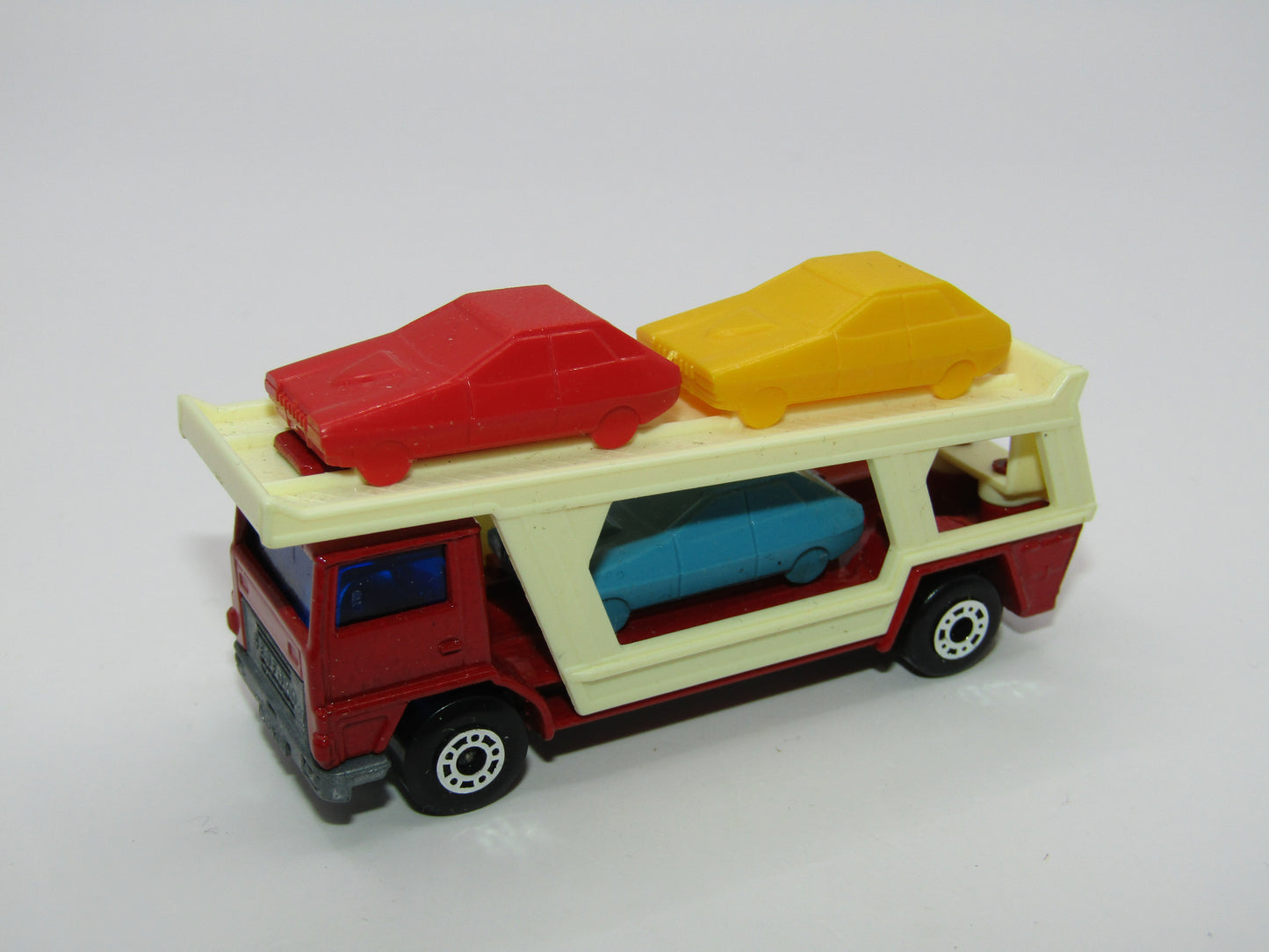 Matchbox Superfast 11C Car Transporter Unp Base Light Yellow Car