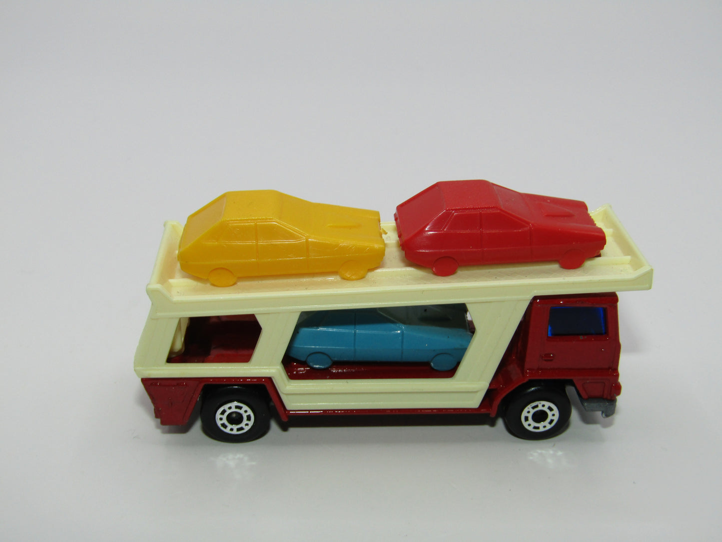 Matchbox Superfast 11C Car Transporter Unp Base Light Yellow Car