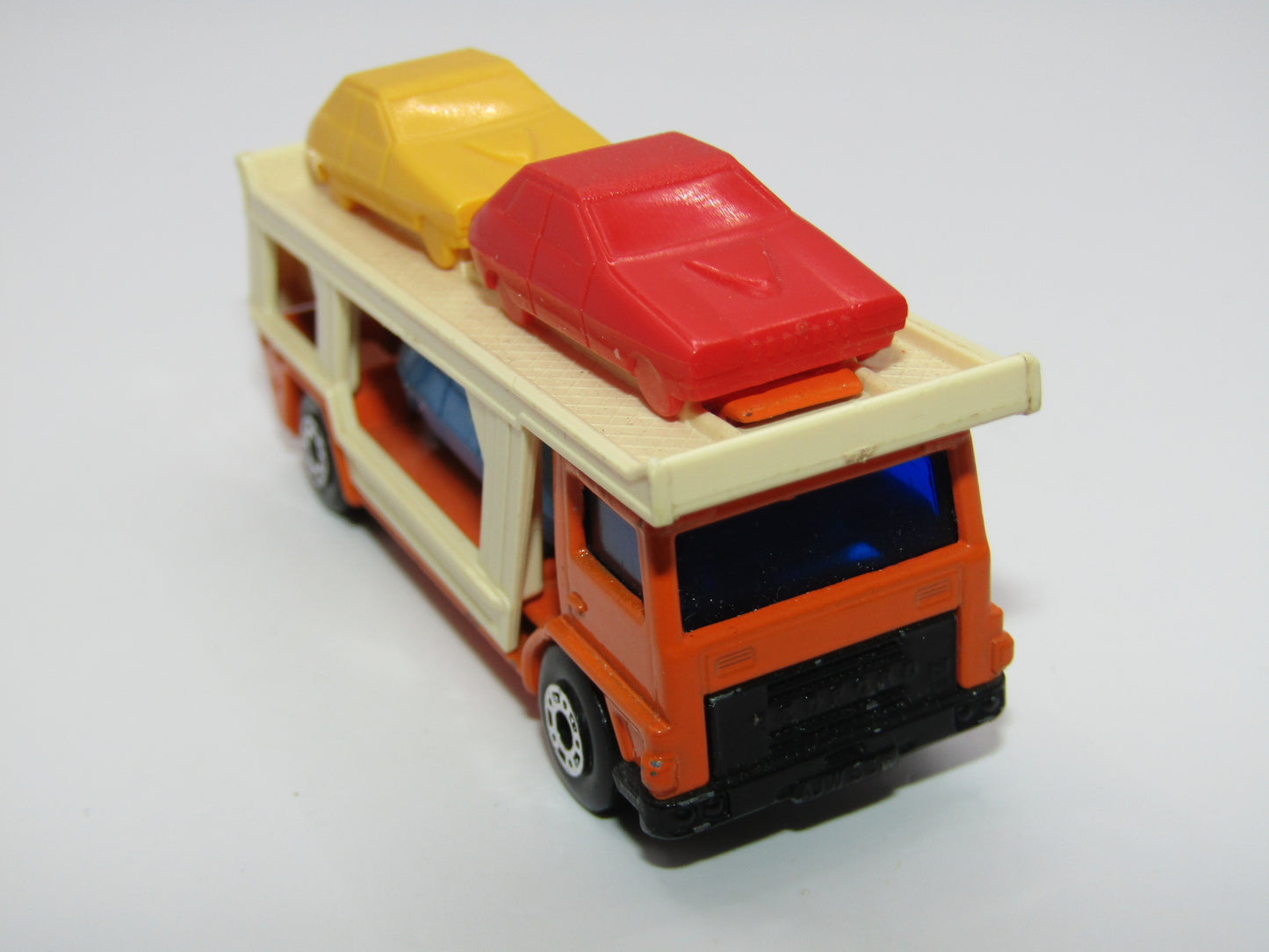Matchbox Superfast 11C Car Transporter Orange LIGHT Yellow Car