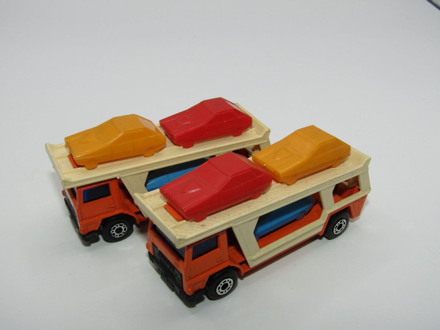 Matchbox Superfast 11C Car Transporter Orange YELLOW CAR at FRONT